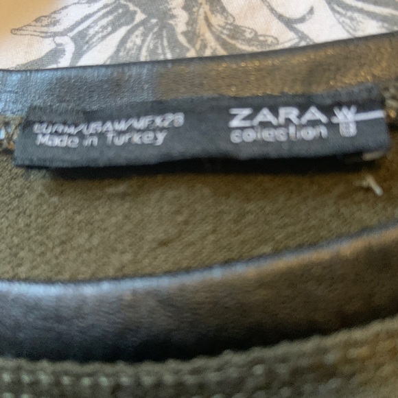 Zara lightweight sweater / tunic with faux leather neck trim - Picture 4 of 6